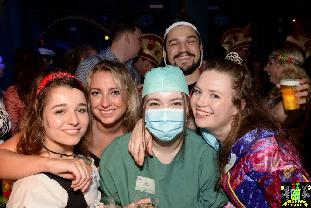 ../Images/Carnavals vrijdagavond in VdG 268.jpg